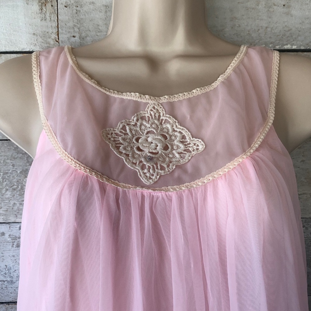Vintage pink ruffle nightie 2 layers nylon - Picture 5 of 7
